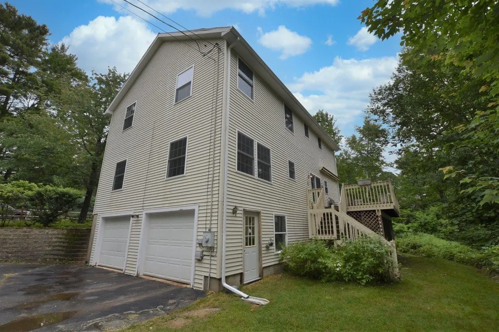 16 Berrywood Drive Wolfeboro NH 03894