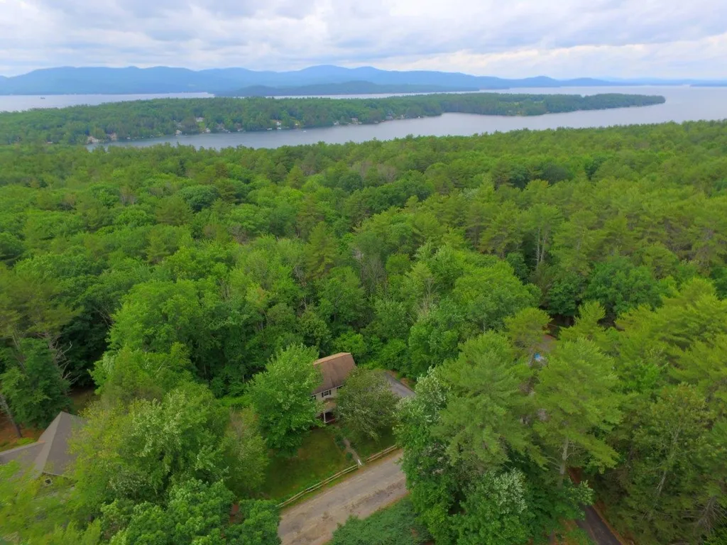 16 Berrywood Drive Wolfeboro NH 03894