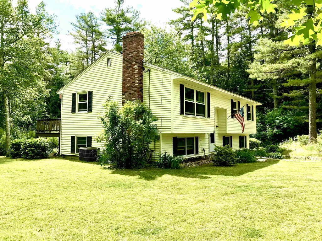 18 Early American Drive Greenfield NH 03047