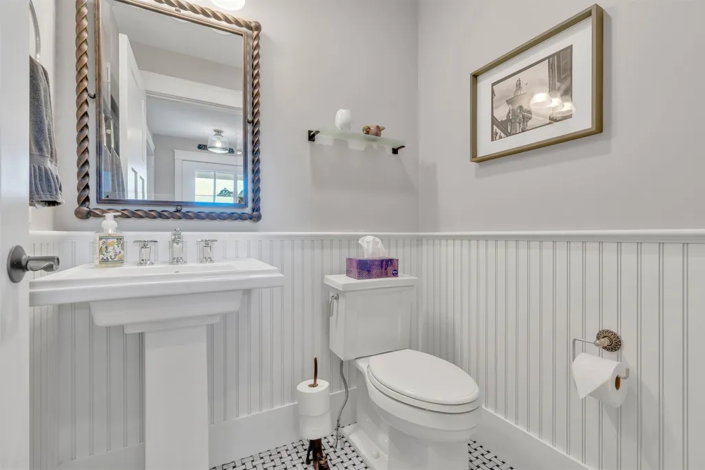 6 Tannery Way Kensington NH 03833