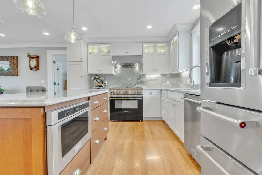 6 Tannery Way Kensington NH 03833