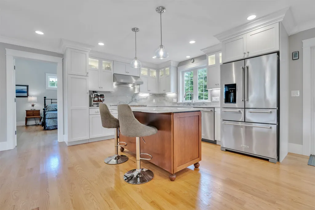 6 Tannery Way Kensington NH 03833