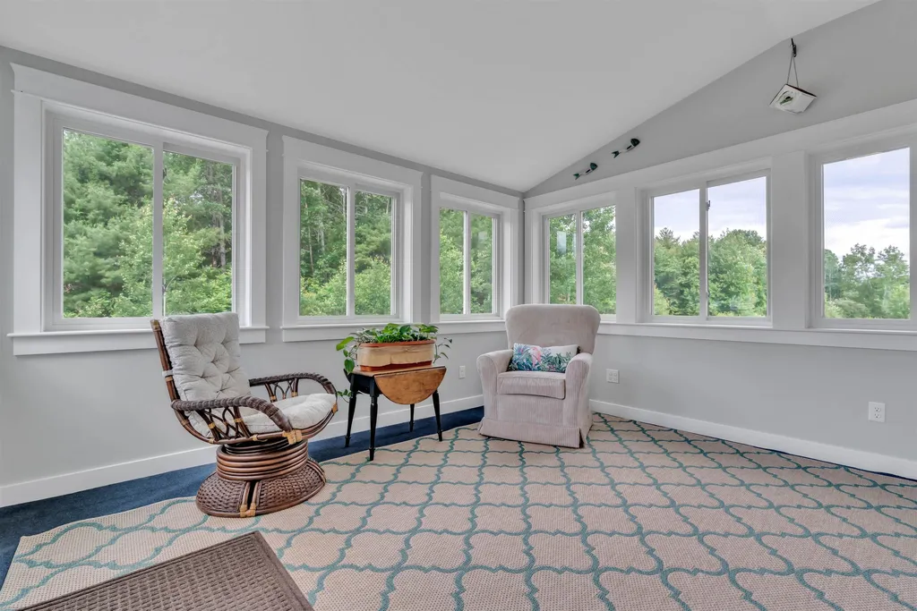 6 Tannery Way Kensington NH 03833