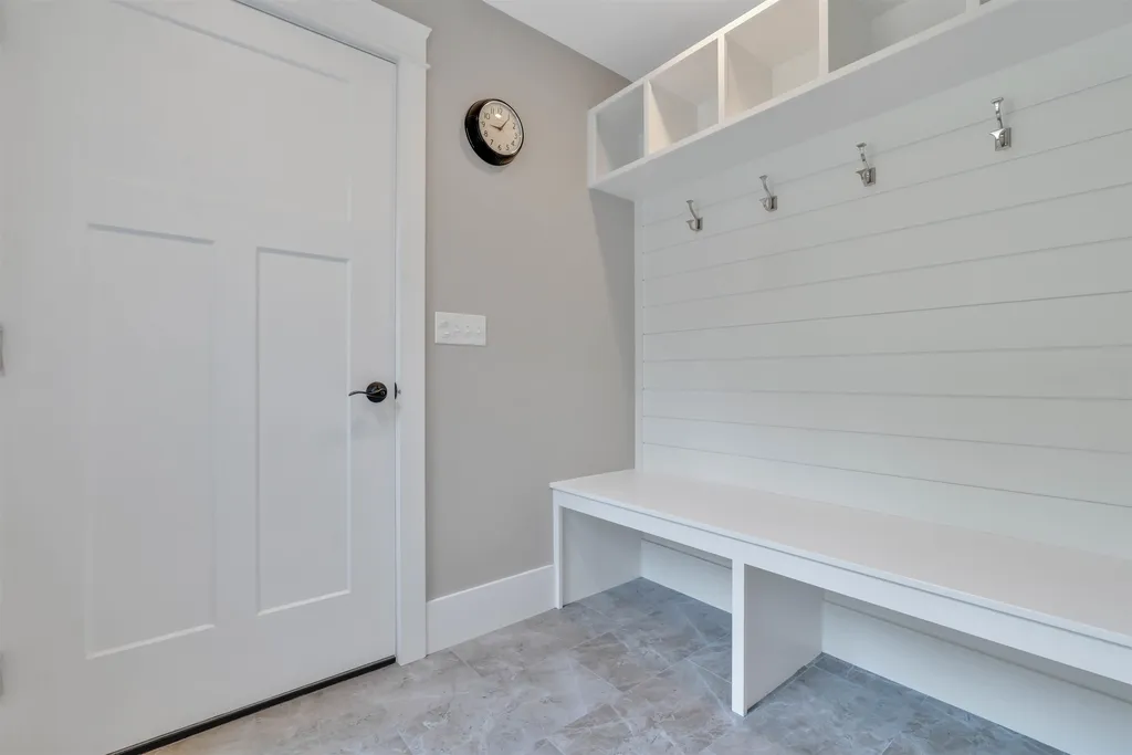 6 Tannery Way Kensington NH 03833