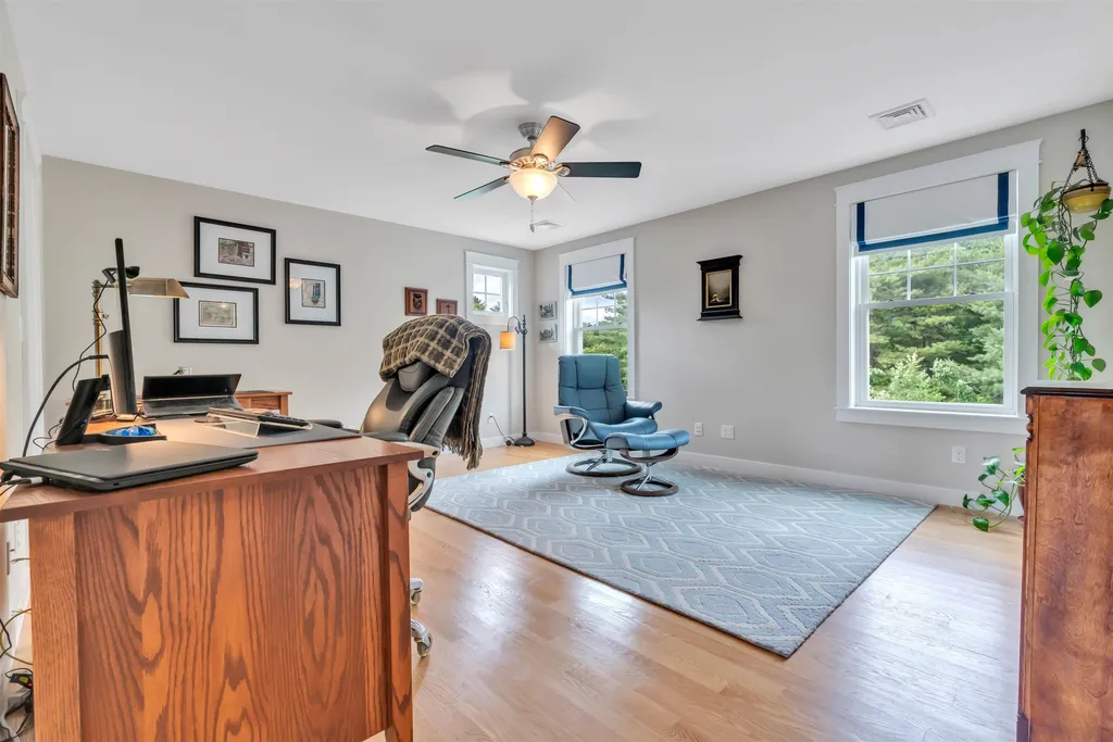 6 Tannery Way Kensington NH 03833