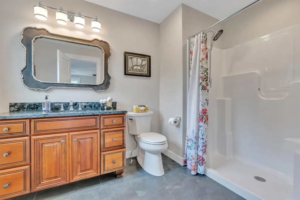 6 Tannery Way Kensington NH 03833