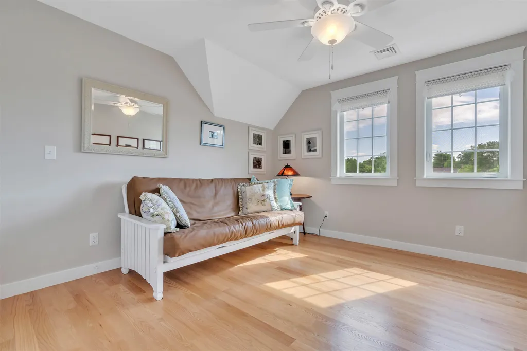 6 Tannery Way Kensington NH 03833