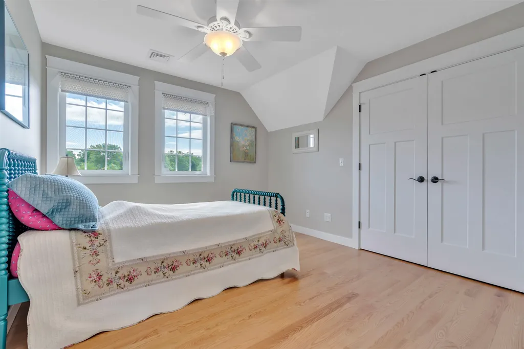 6 Tannery Way Kensington NH 03833