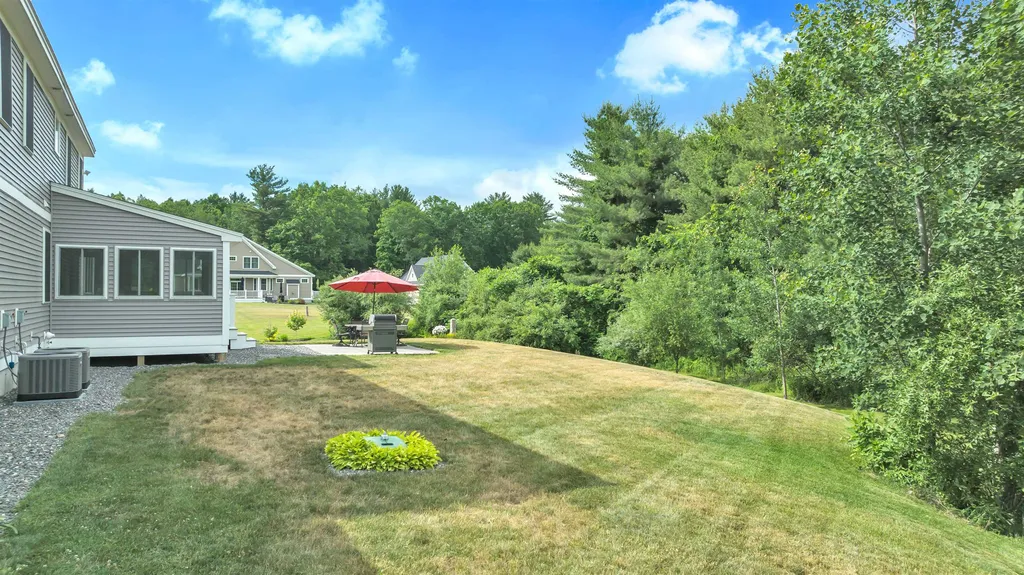 6 Tannery Way Kensington NH 03833