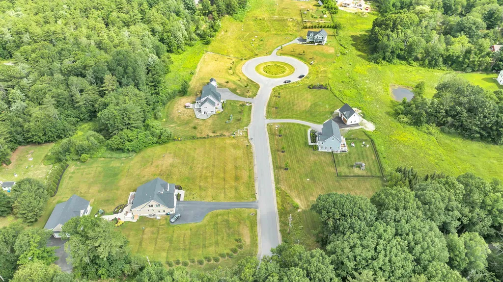 6 Tannery Way Kensington NH 03833