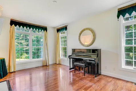 50 Overton Road Windham NH 03087