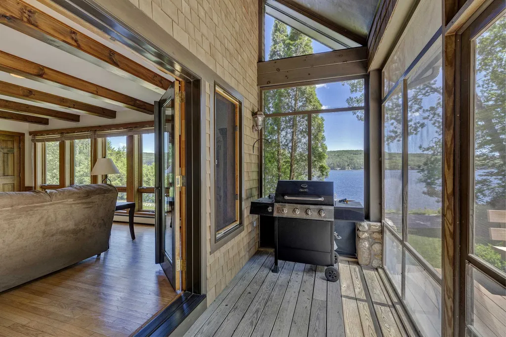 534 Bunker Road New London NH 03257