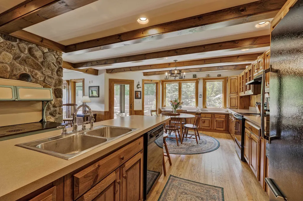 534 Bunker Road New London NH 03257