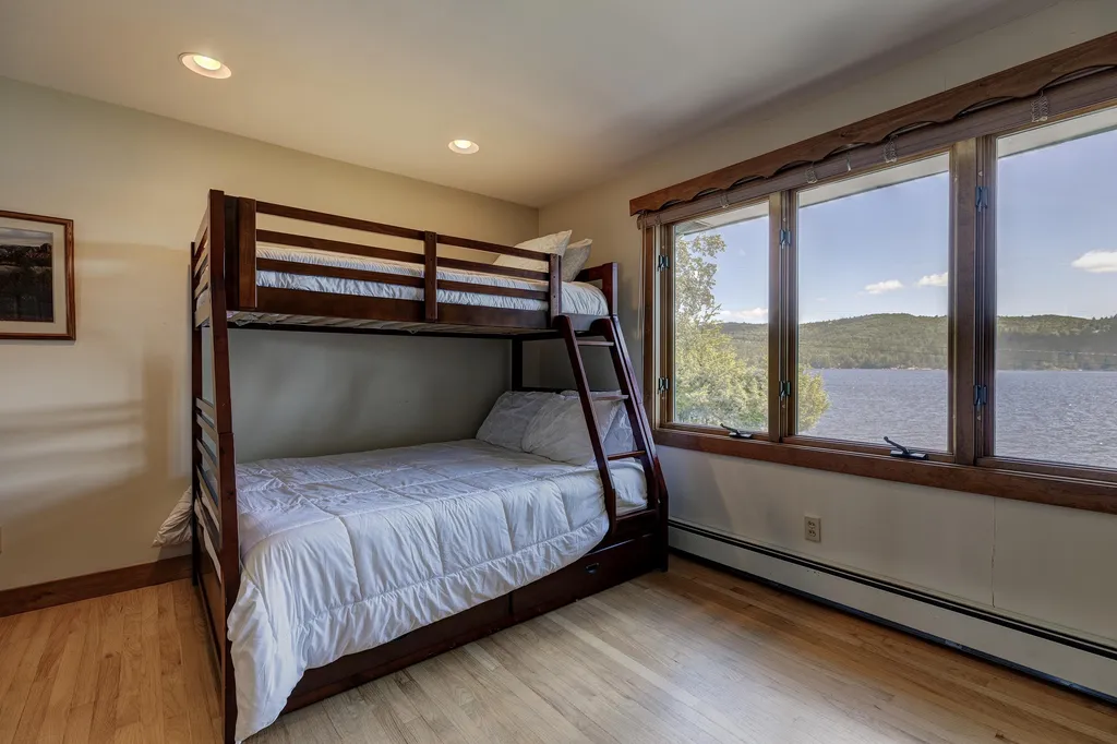 534 Bunker Road New London NH 03257