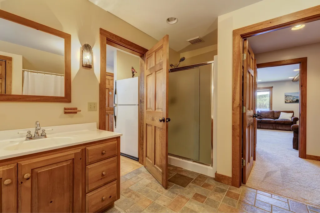 534 Bunker Road New London NH 03257