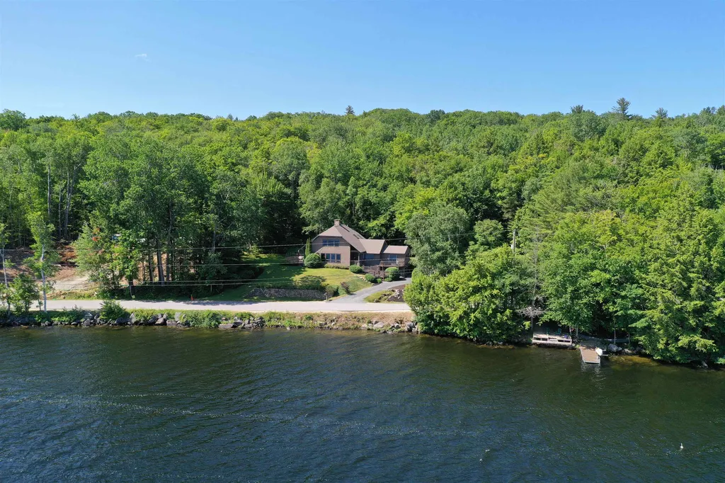 534 Bunker Road New London NH 03257