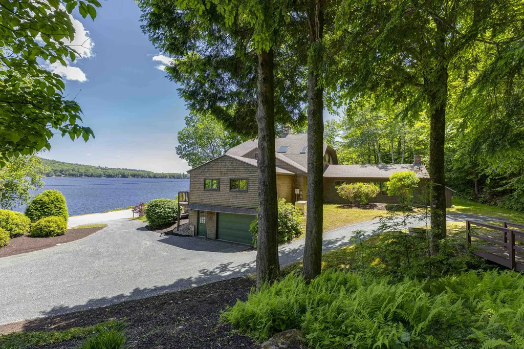 534 Bunker Road New London NH 03257