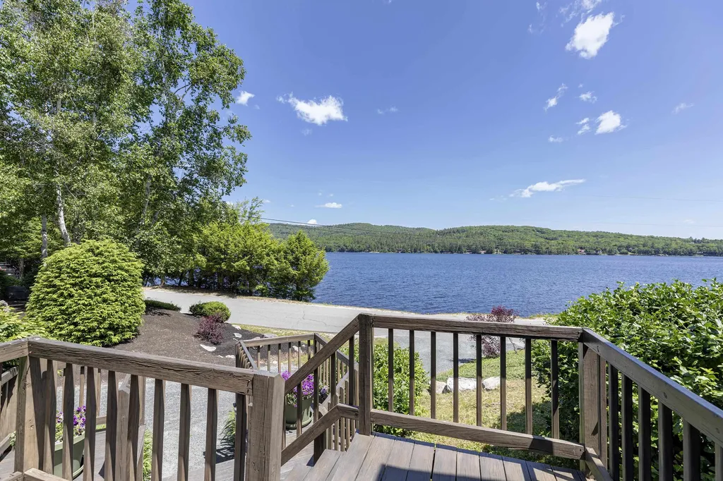 534 Bunker Road New London NH 03257