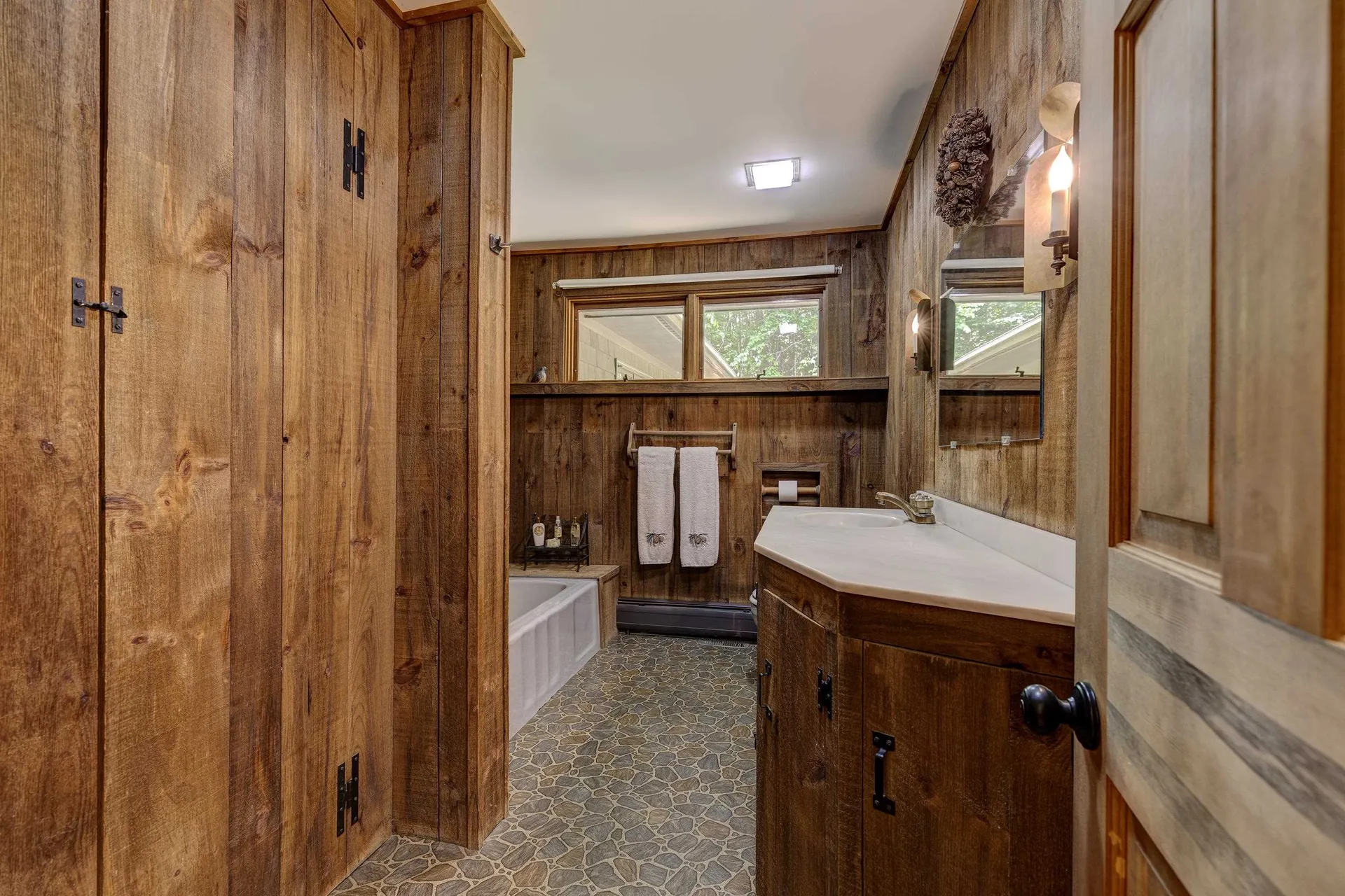 534 Bunker Road New London NH 03257