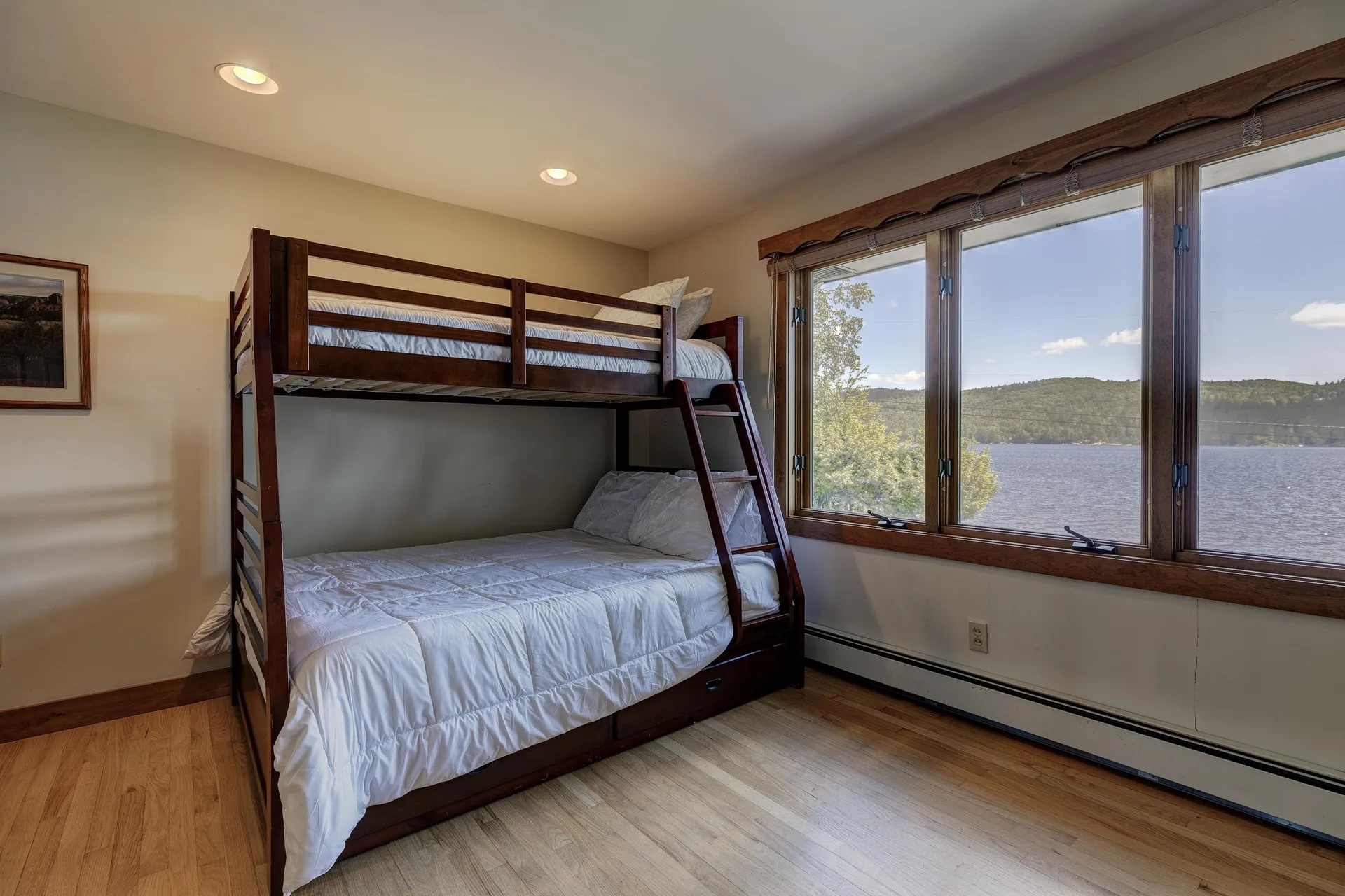 534 Bunker Road New London NH 03257