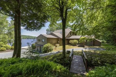 534 Bunker Road New London NH 03257