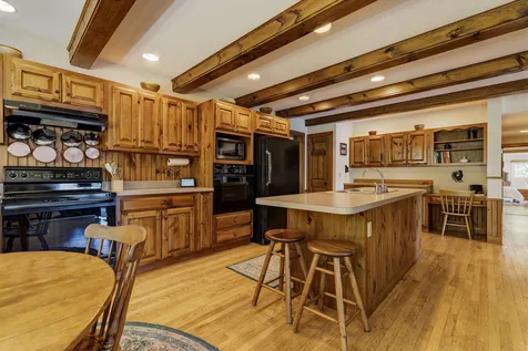 534 Bunker Road New London NH 03257
