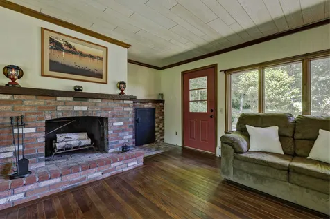 534 Bunker Road New London NH 03257