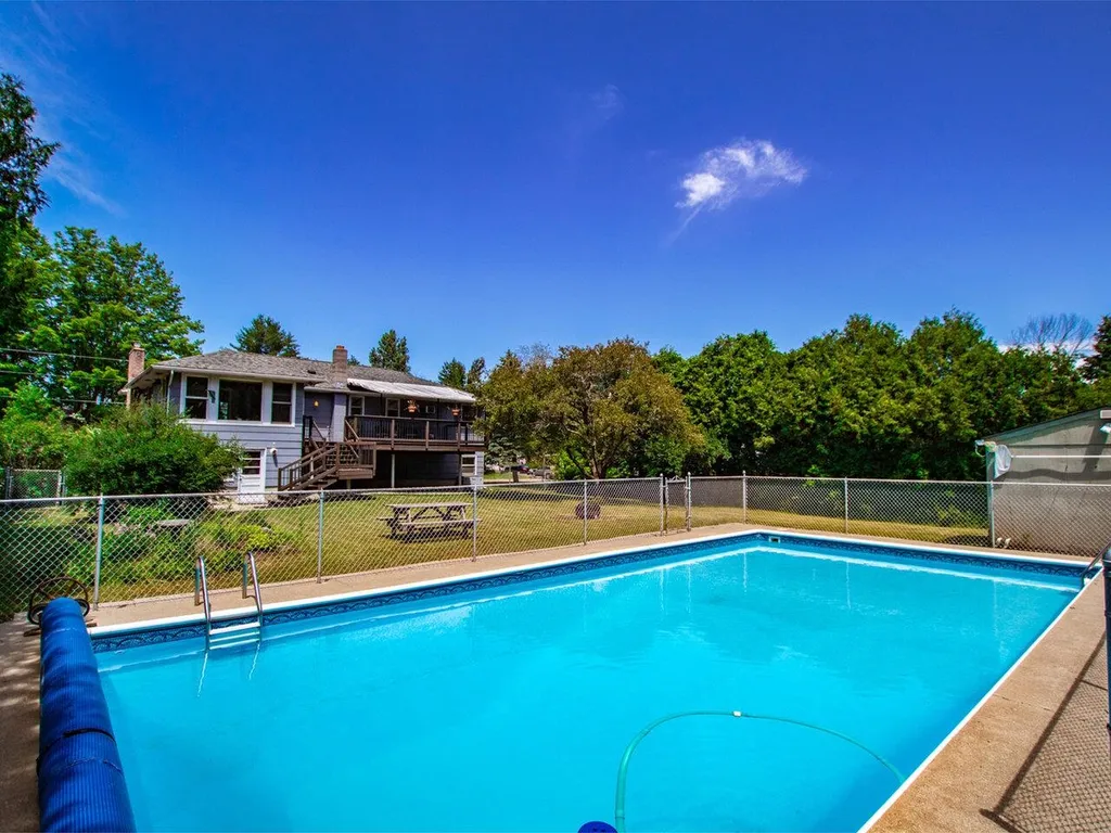 182 Lindale Drive Colchester VT 05446