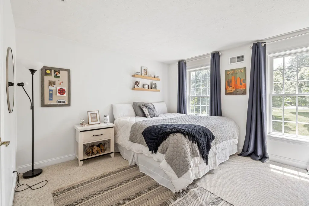 12 Artemis Road Salem NH 03079