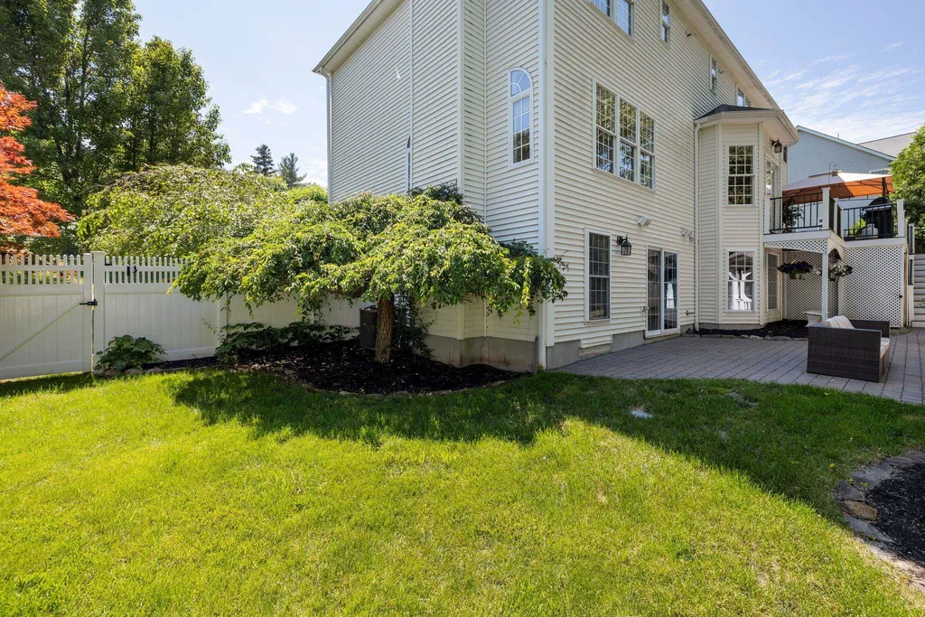 12 Artemis Road Salem NH 03079