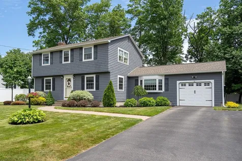 11 Hastings Lane Nashua NH 03064