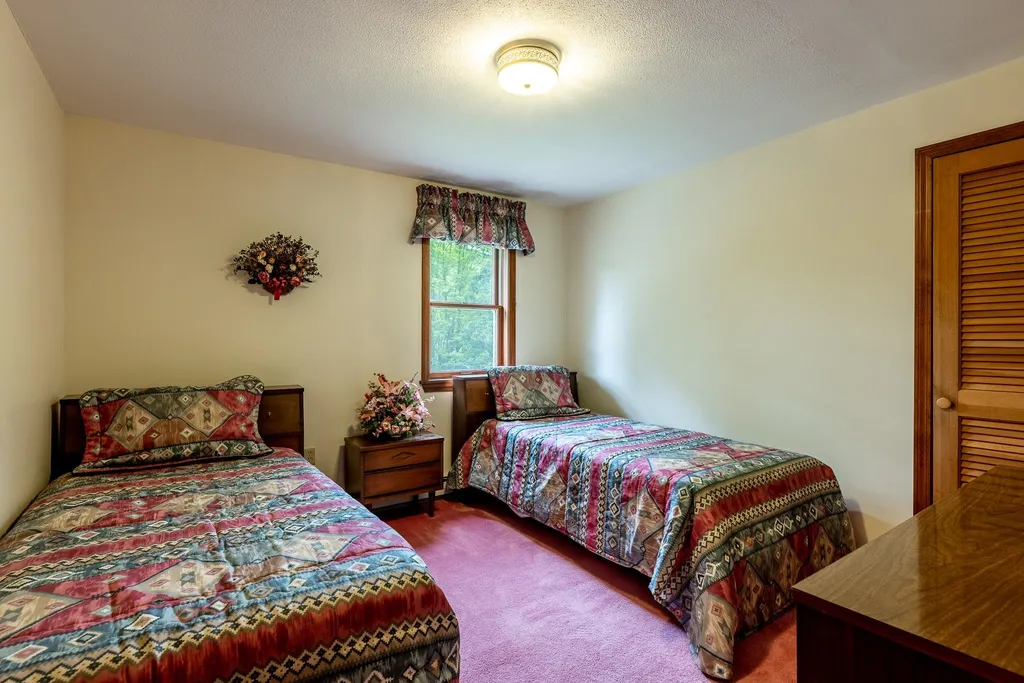 1049 Vt Route 244 Fairlee VT 05045