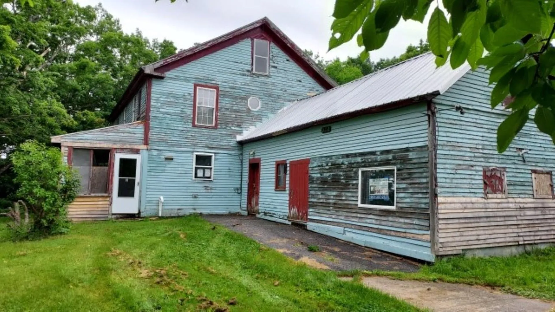 272 Old Newport Road Claremont NH 03743