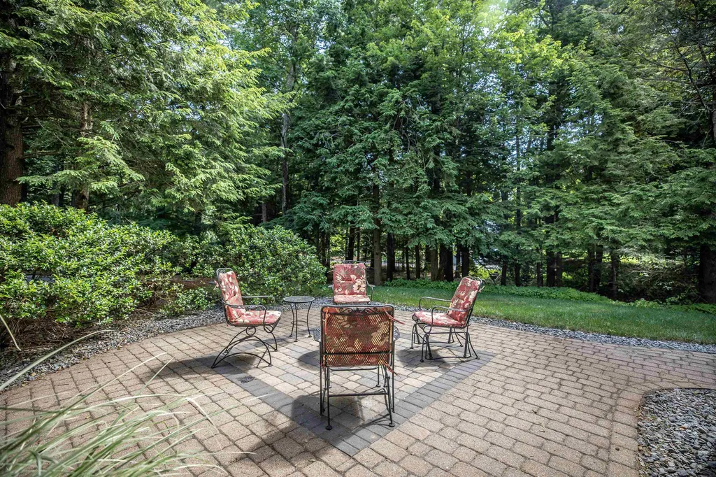 1 Fieldstone Drive Bedford NH 03110