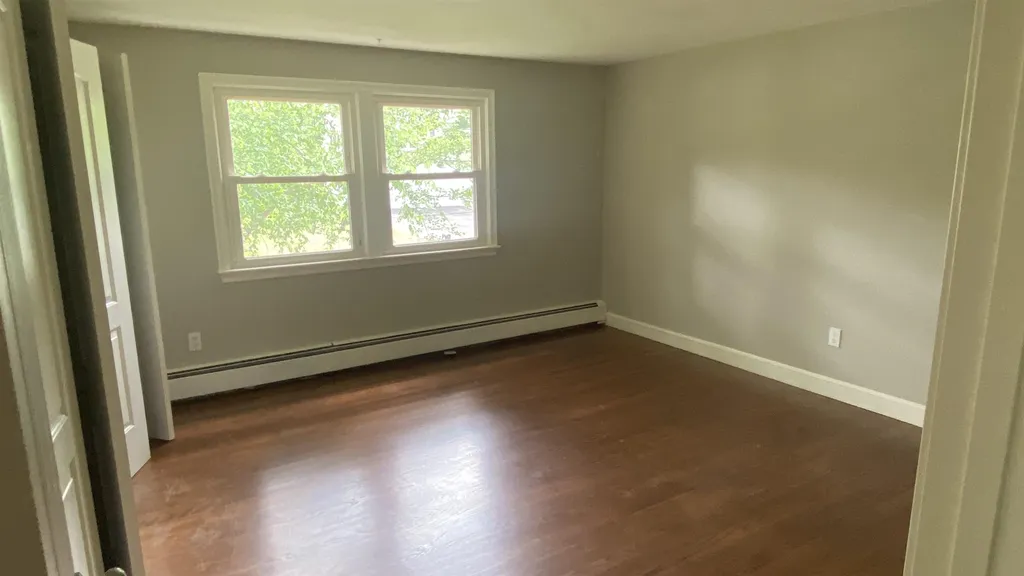 32 Bradford Drive Salem NH 03079
