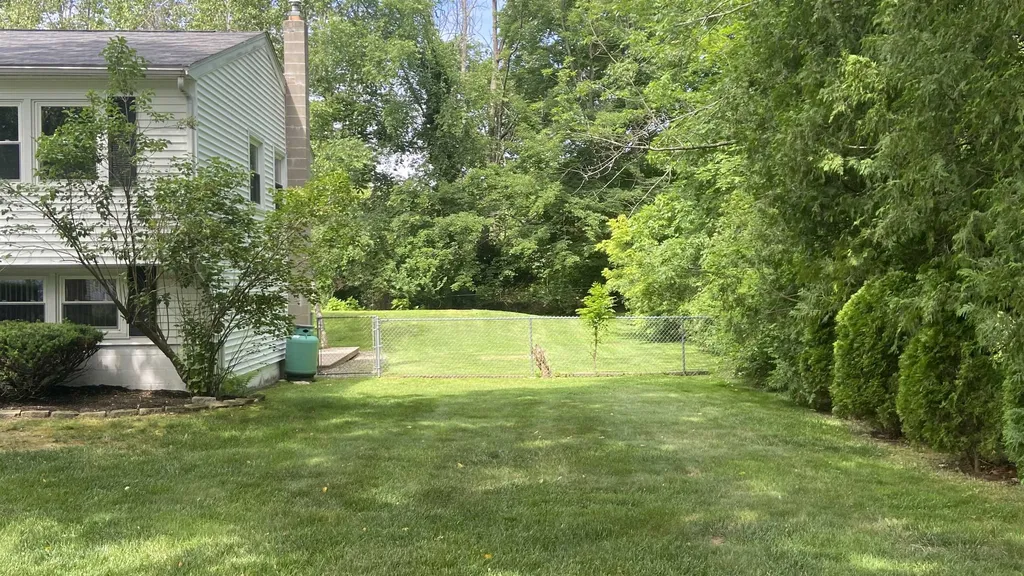 32 Bradford Drive Salem NH 03079
