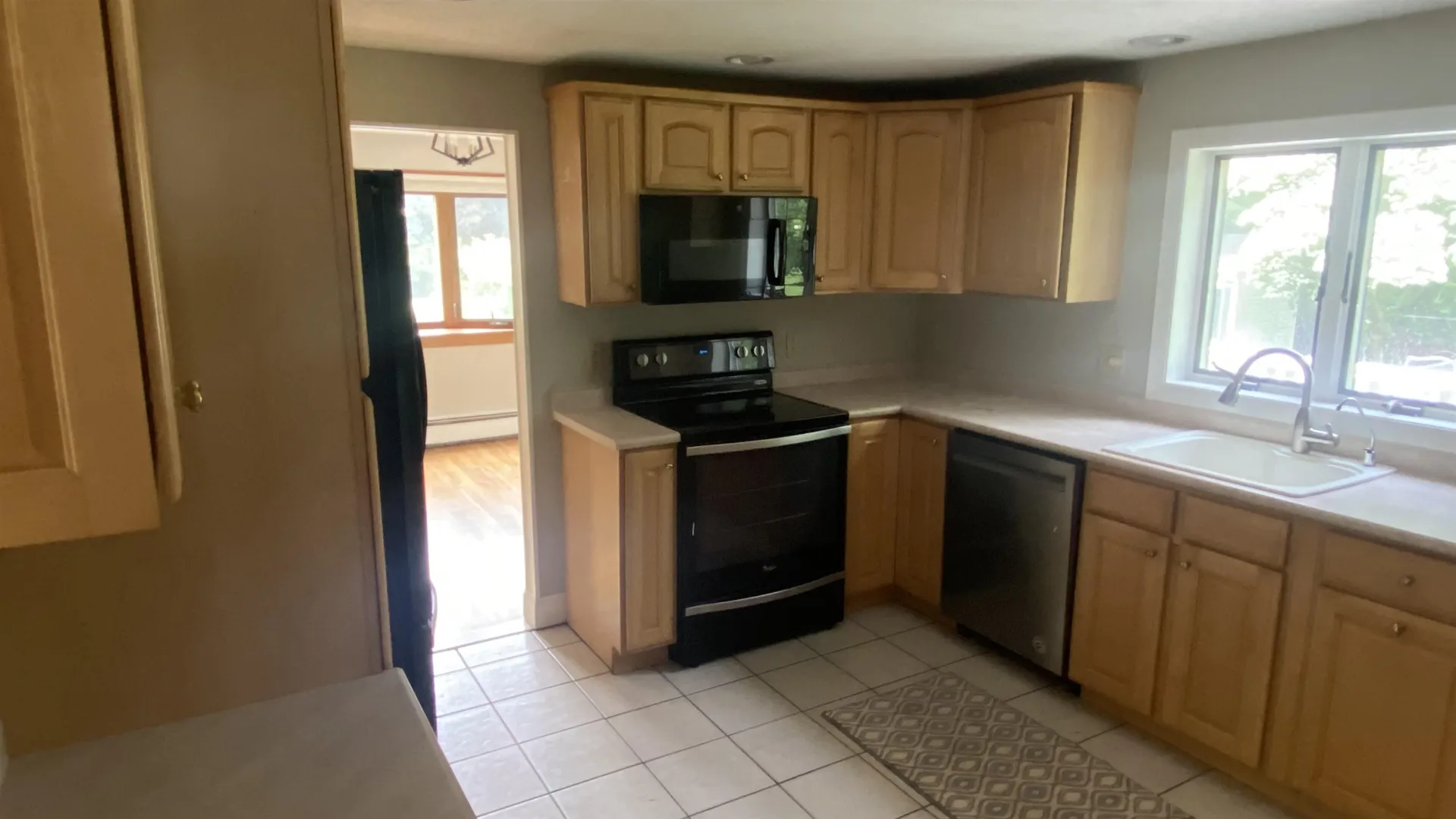 32 Bradford Drive Salem NH 03079