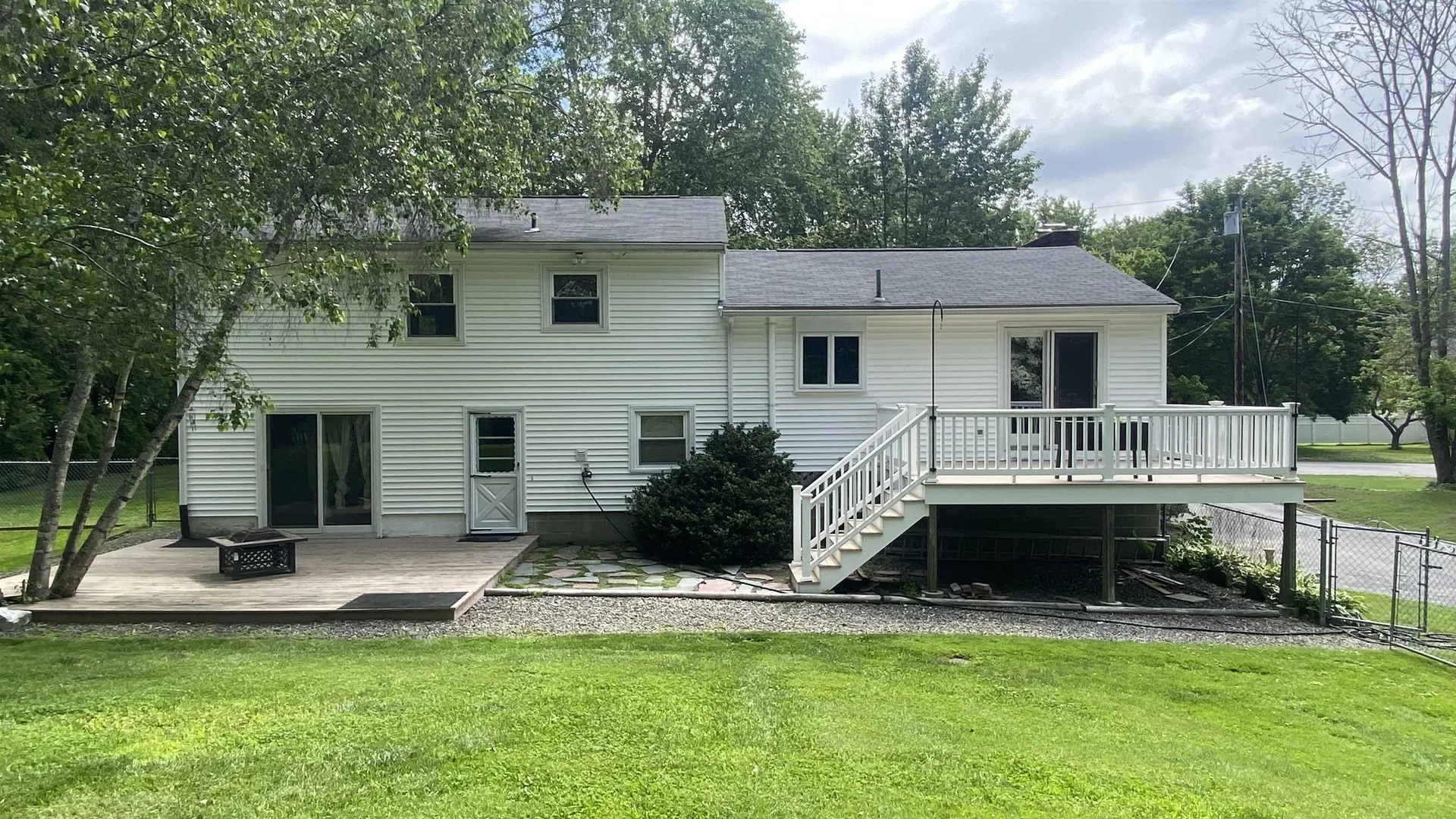 32 Bradford Drive Salem NH 03079