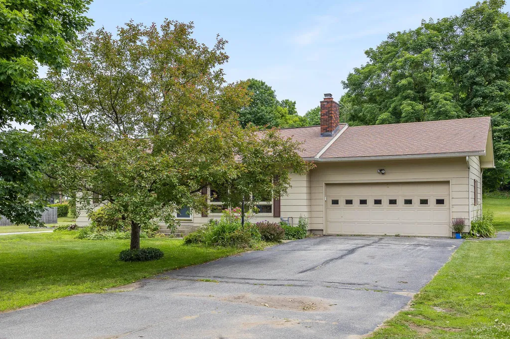 15 Packard Road Jericho VT 05465