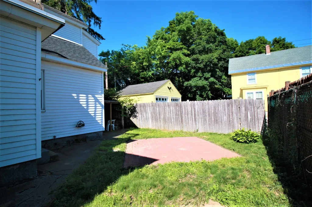 3 Fairmount Street Nashua NH 03064
