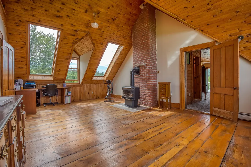 120 Center Hill Road Landaff NH 03585