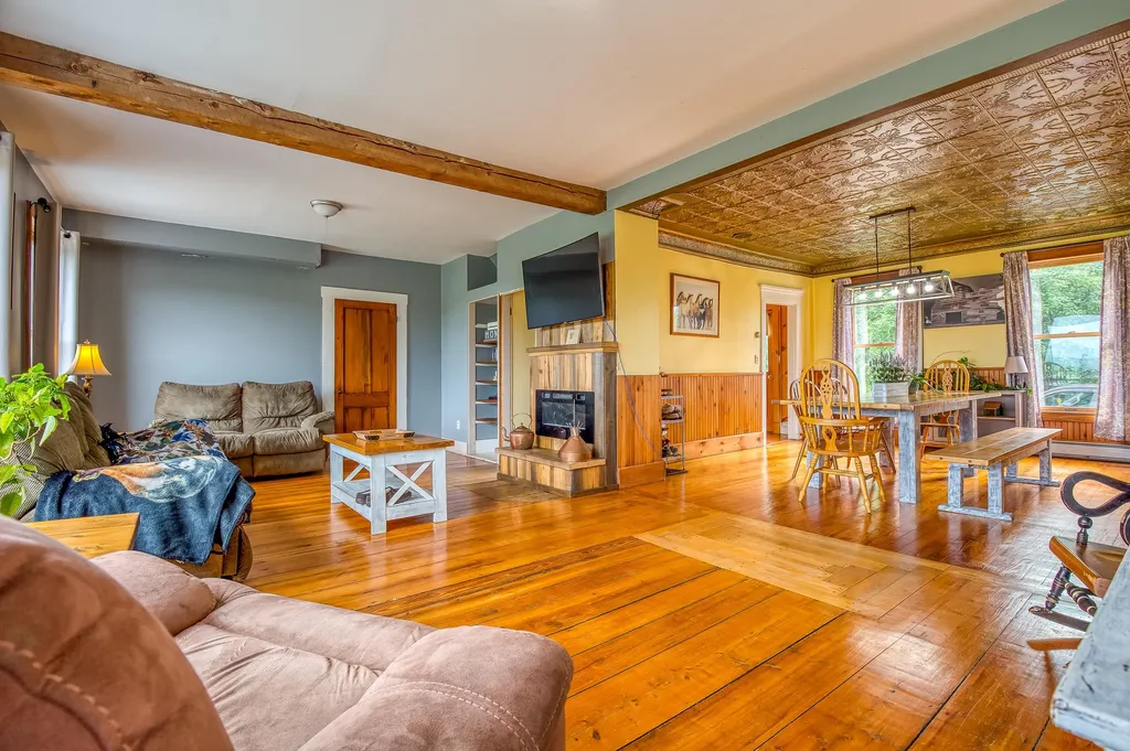 120 Center Hill Road Landaff NH 03585