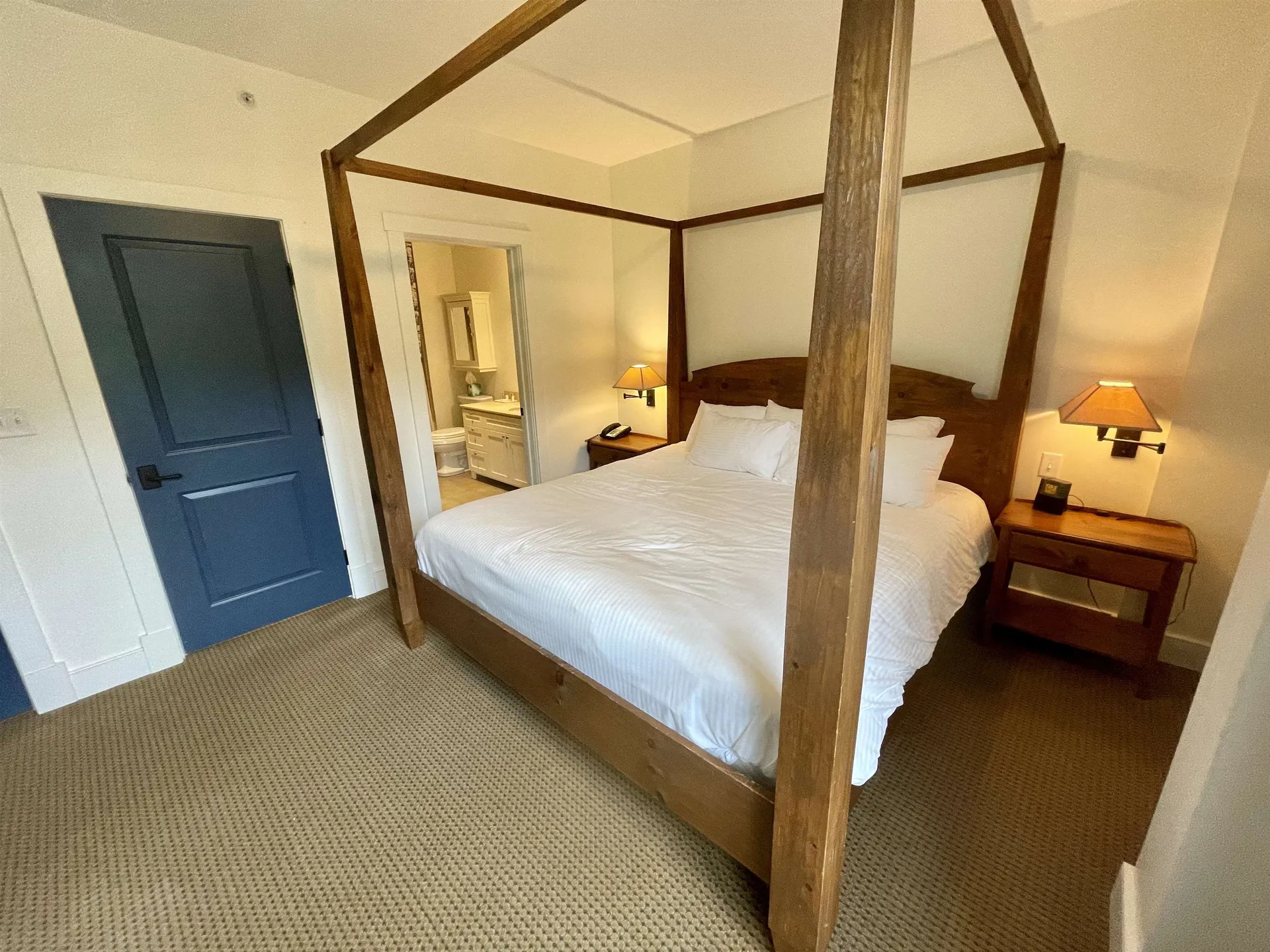 102 Forest 234 / I Drive Warren VT 05674