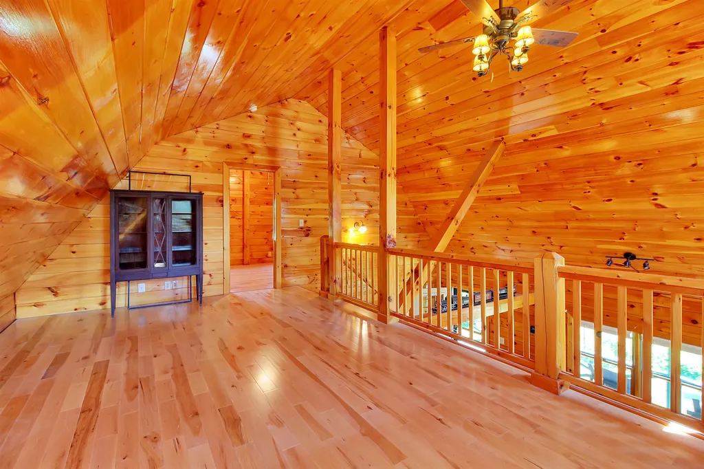 87 Red Oak Hill Road Wentworth NH 03282