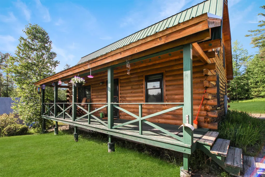 87 Red Oak Hill Road Wentworth NH 03282