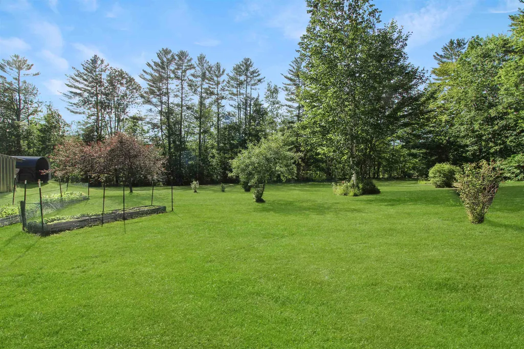 87 Red Oak Hill Road Wentworth NH 03282