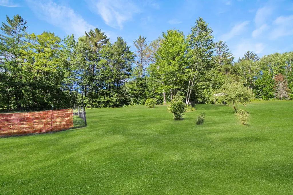 87 Red Oak Hill Road Wentworth NH 03282