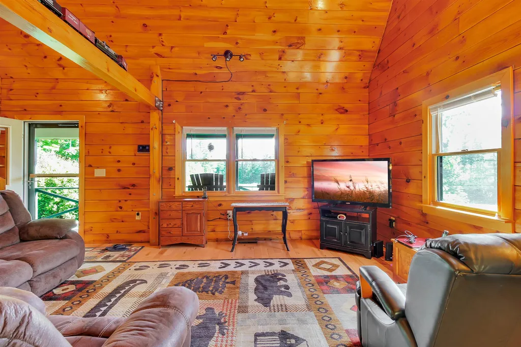87 Red Oak Hill Road Wentworth NH 03282