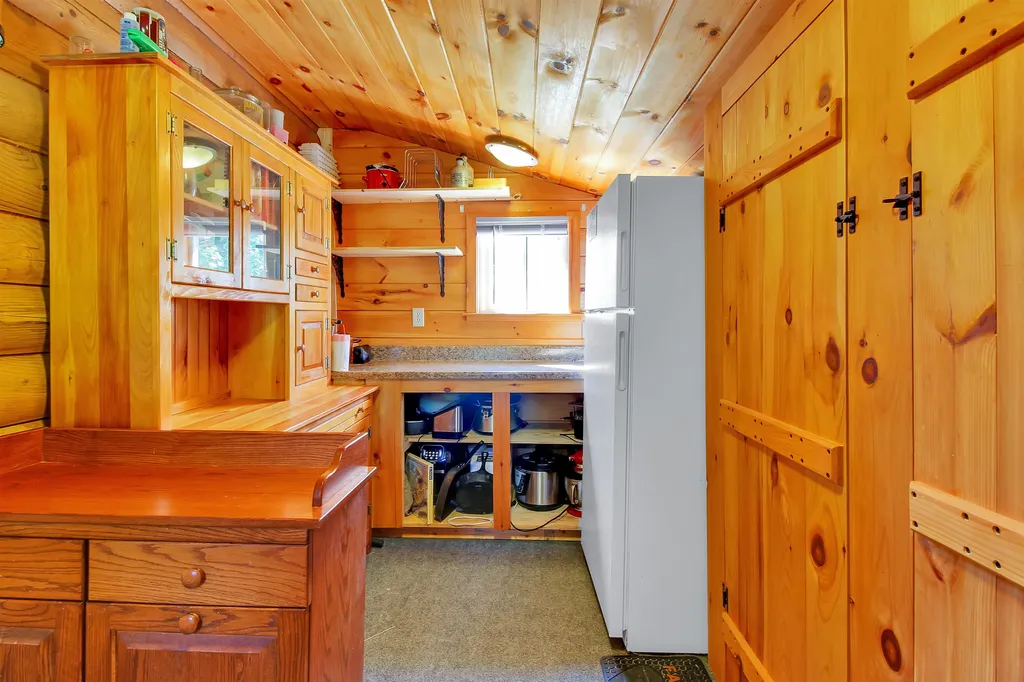 87 Red Oak Hill Road Wentworth NH 03282