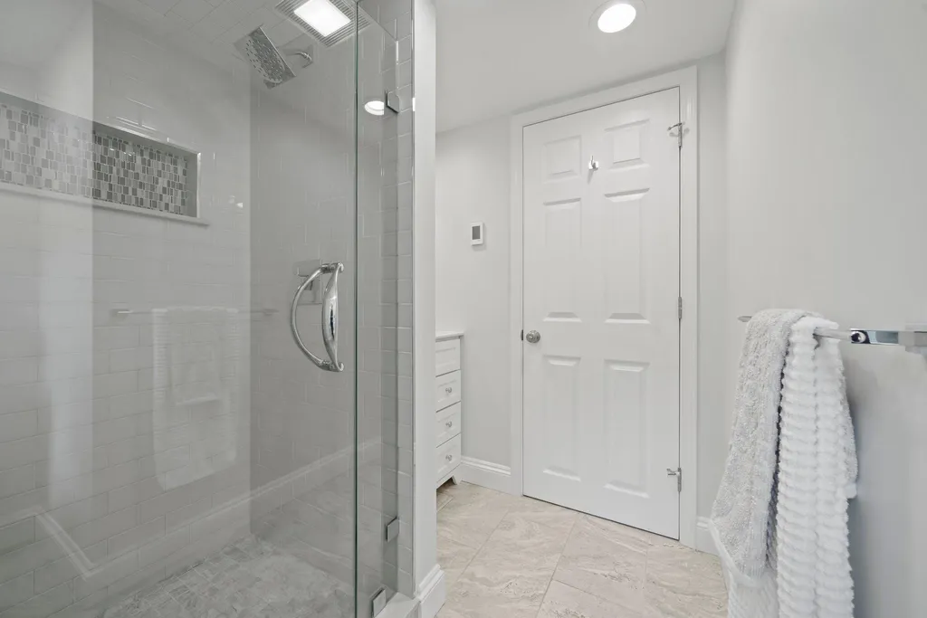 15 Nancy Lane Raymond NH 03077